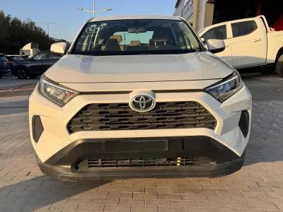 تويوتا راف فور 2.0 LE 4WD CVT AUTO 2020 logo