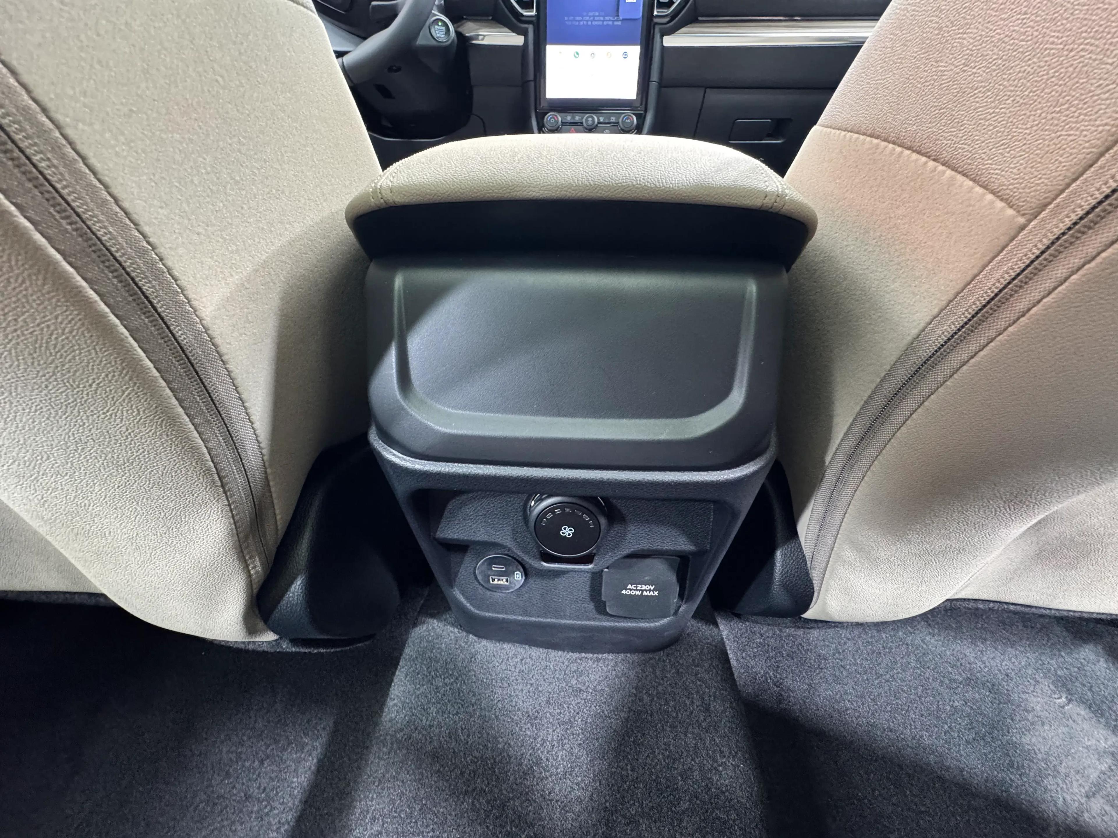 interior frontLeft