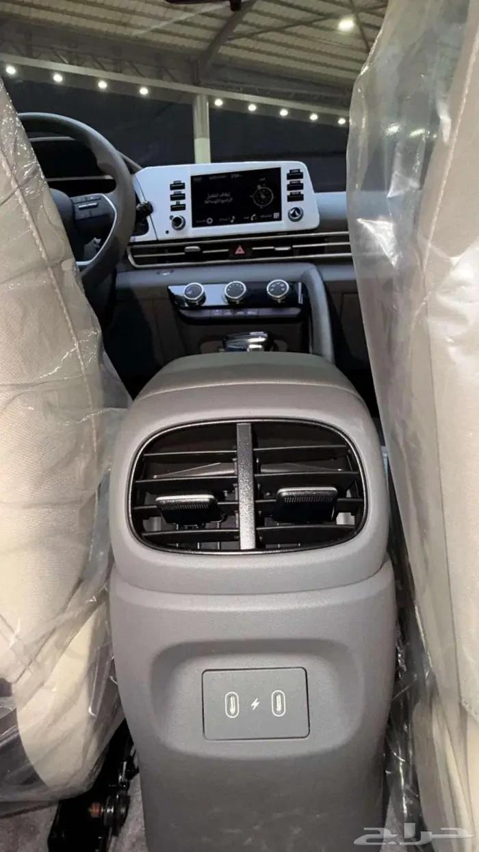 interior frontLeft