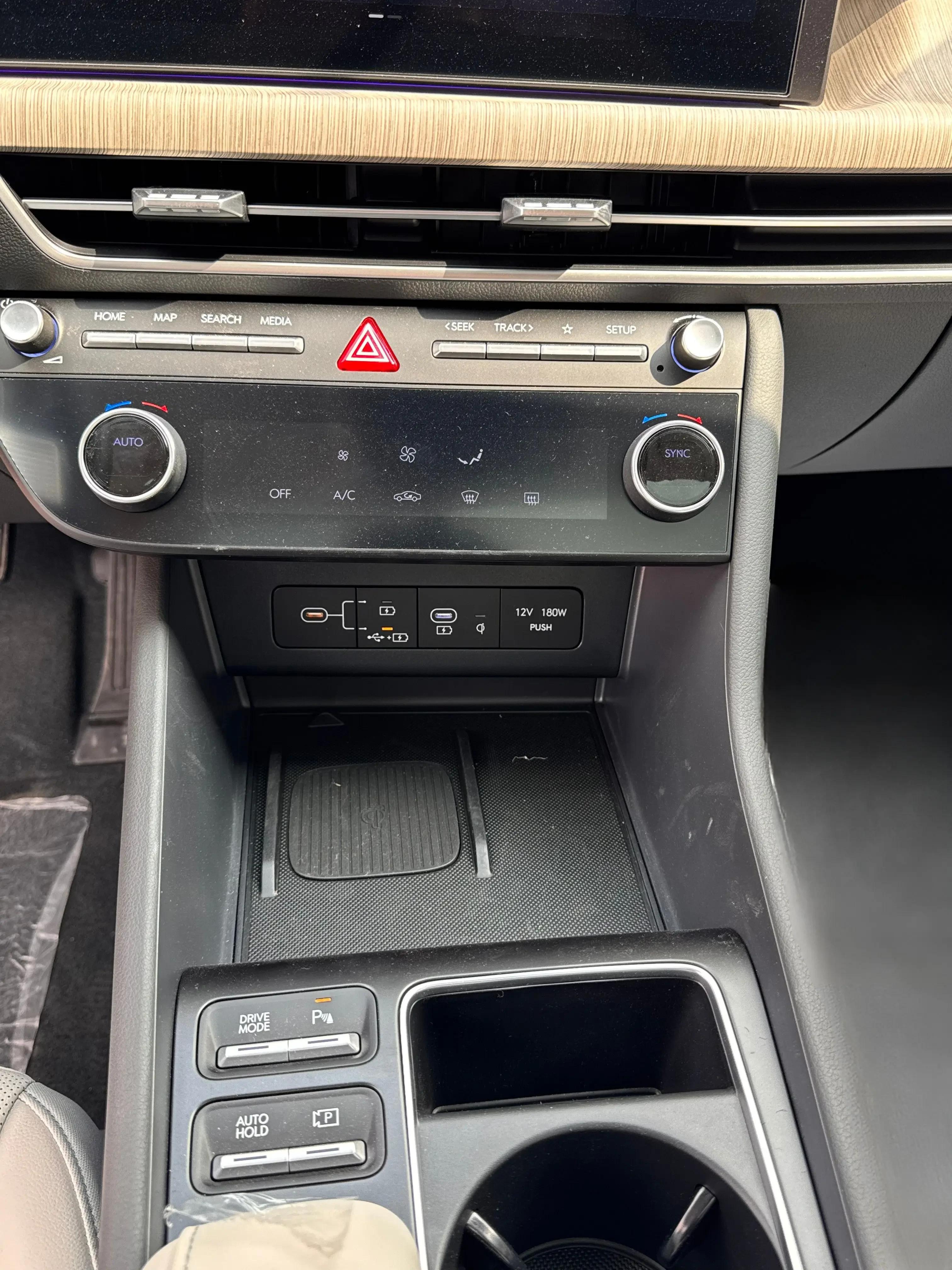 interior image_1