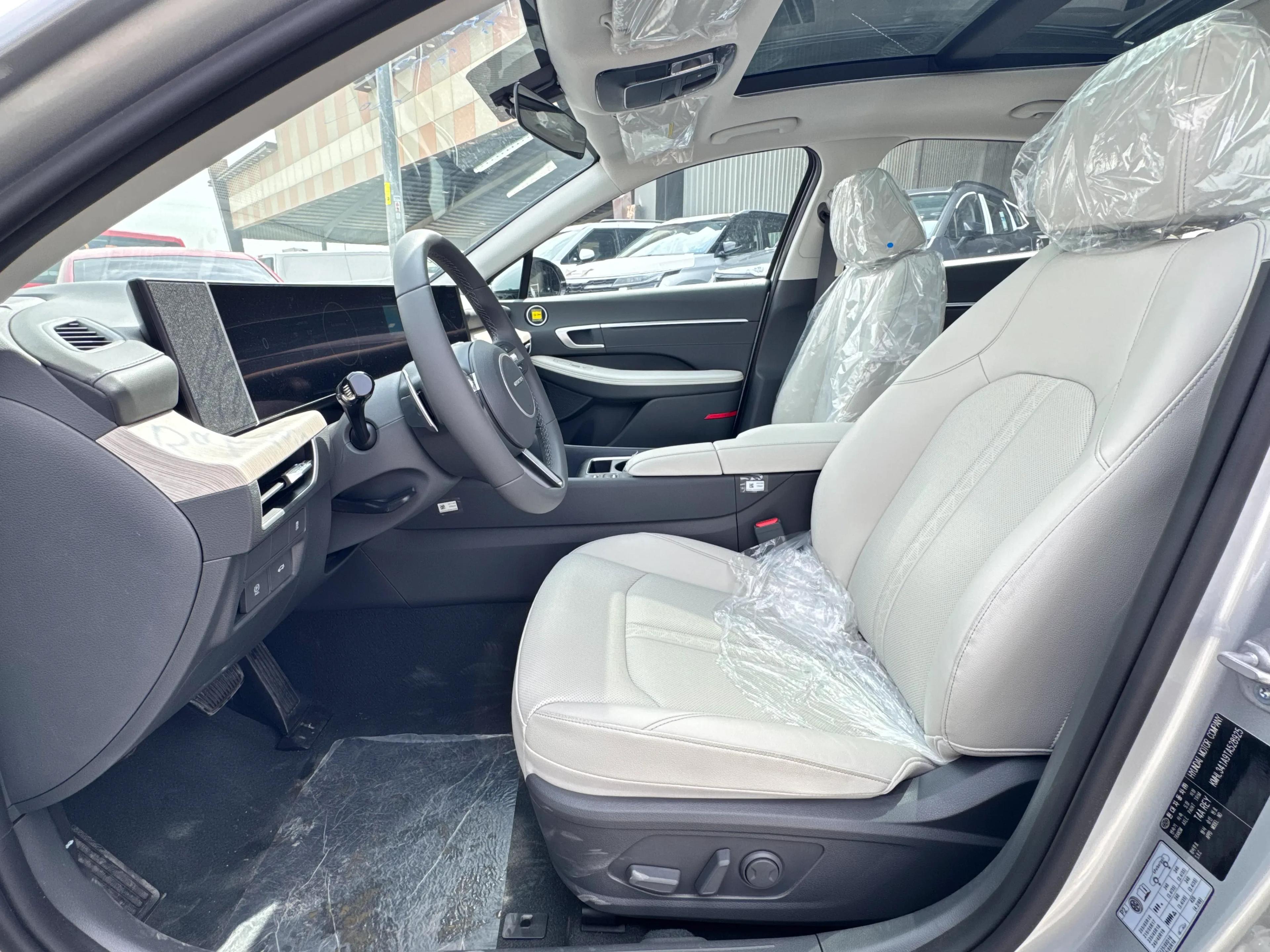 interior image_0