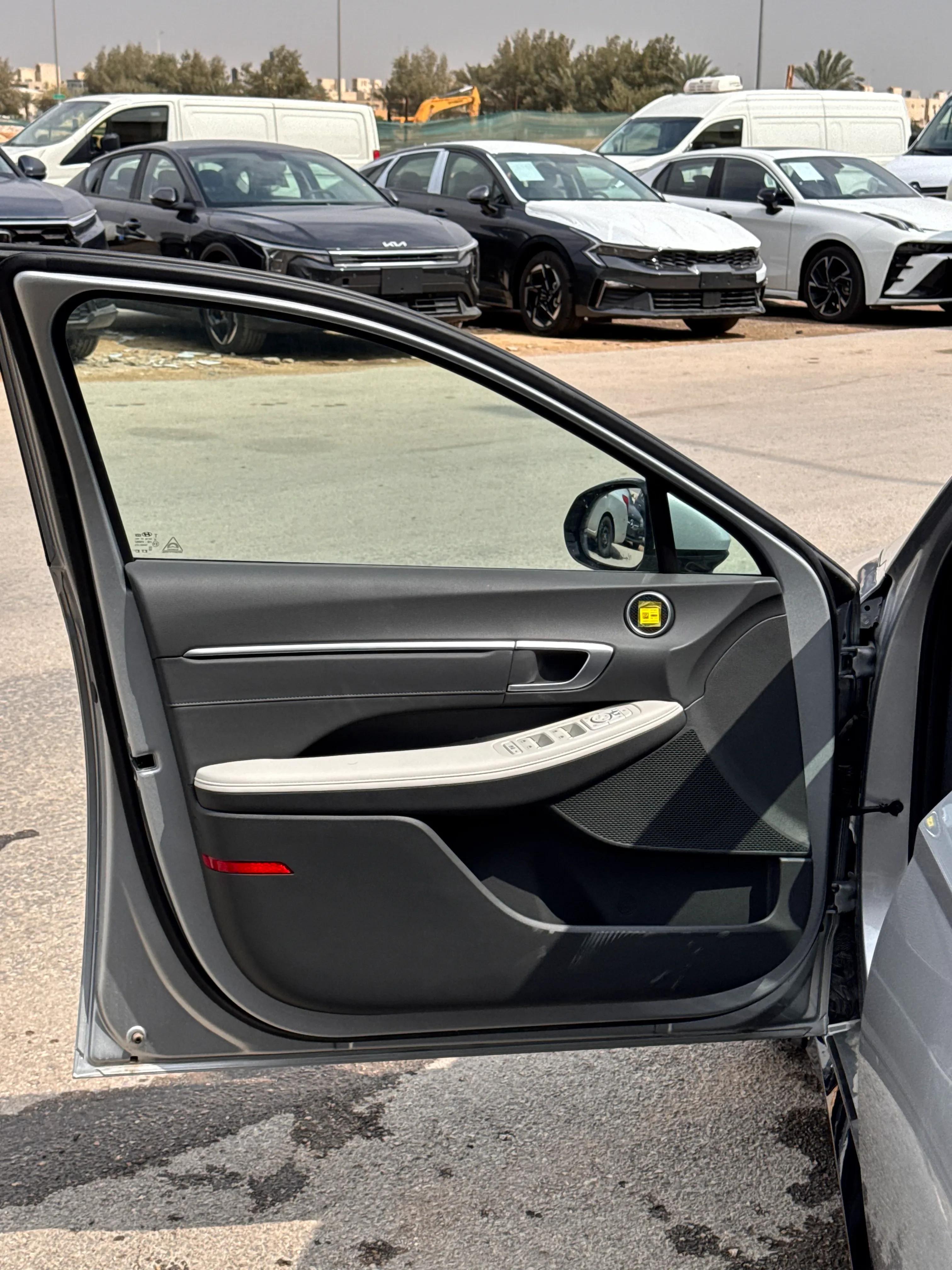 interior frontRight