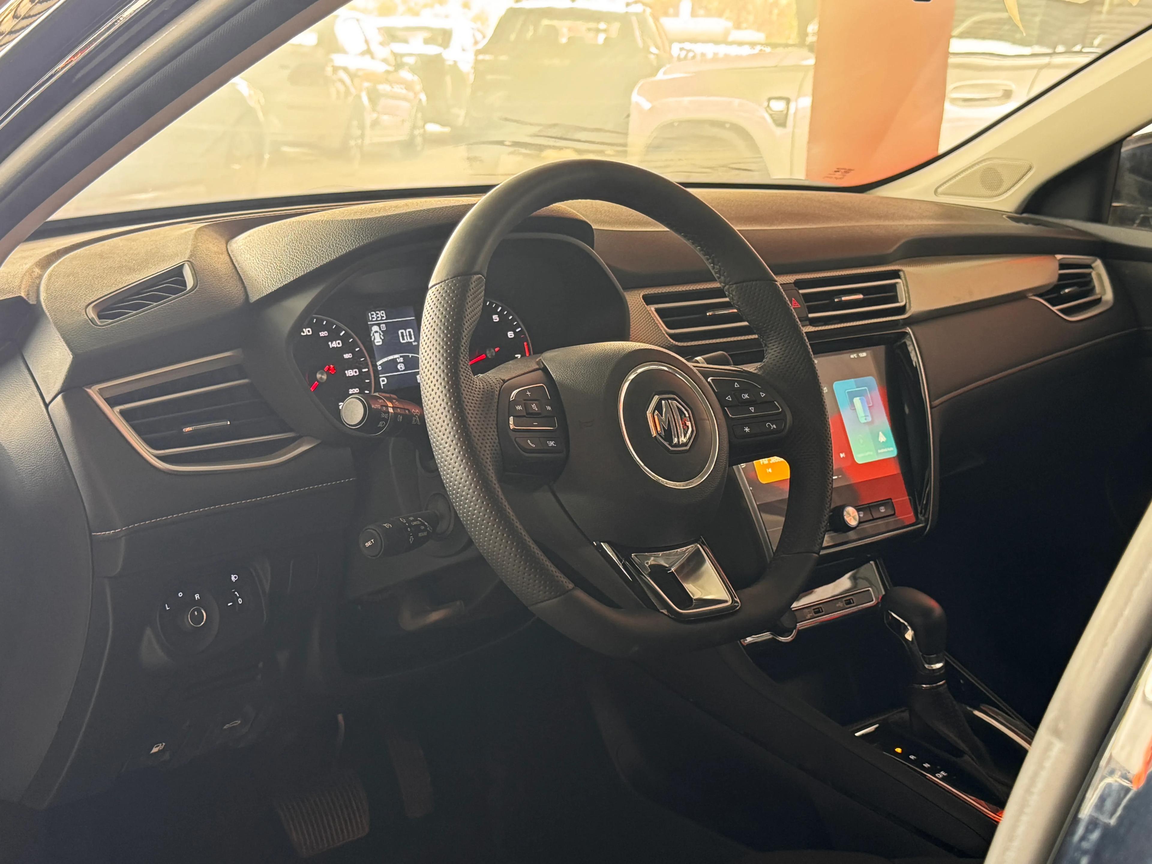 interior frontLeft