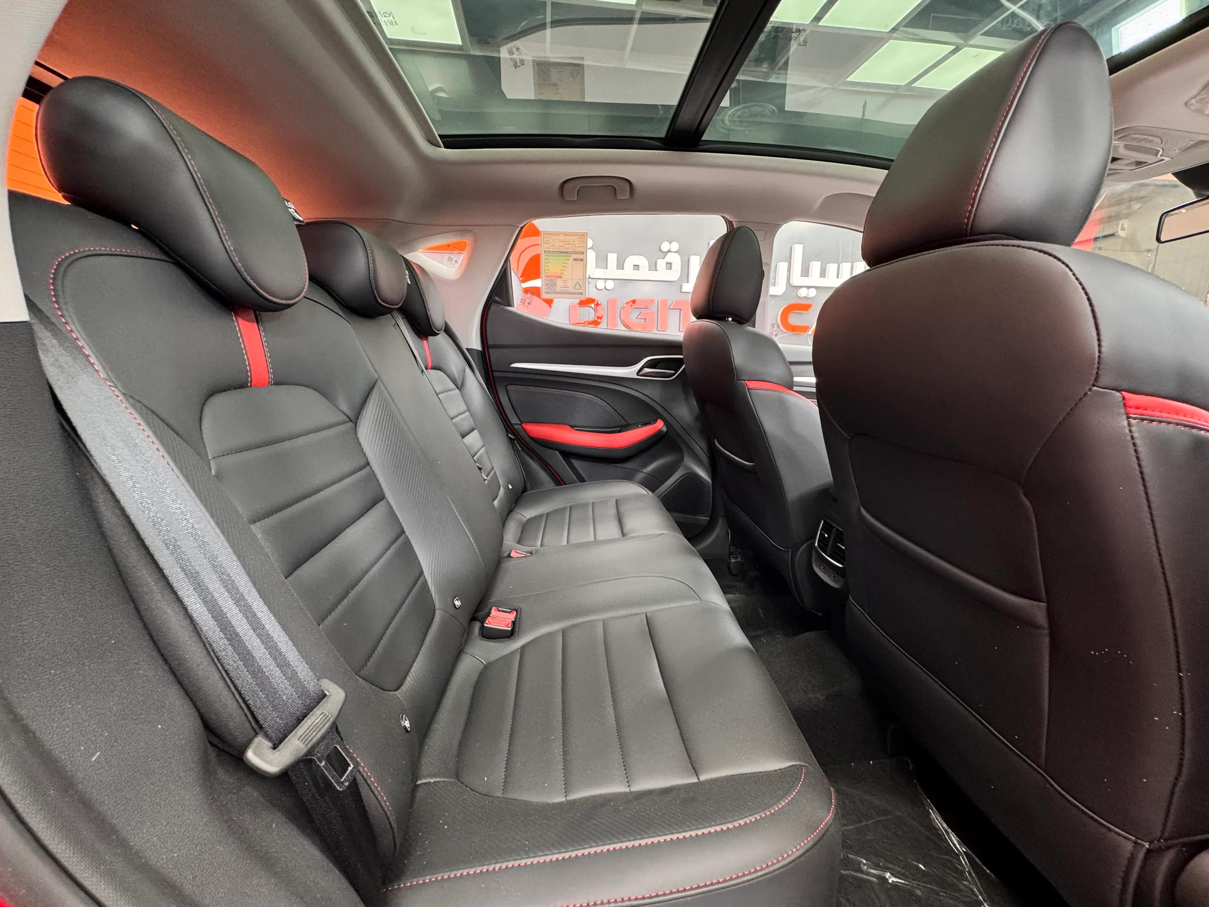 interior frontLeft