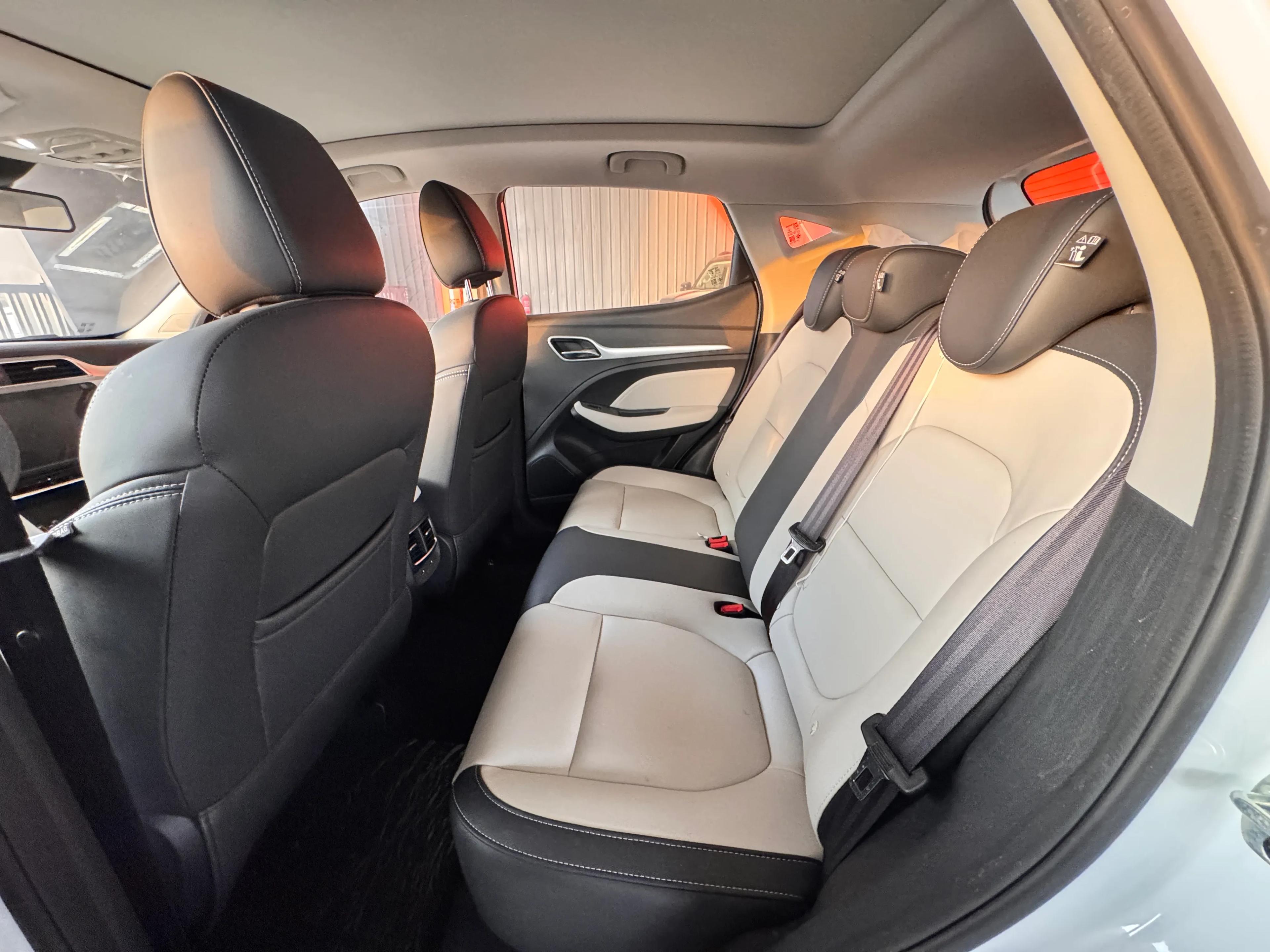 interior frontRight