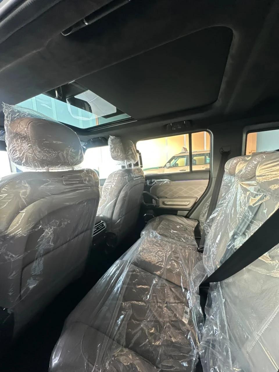 interior image_0